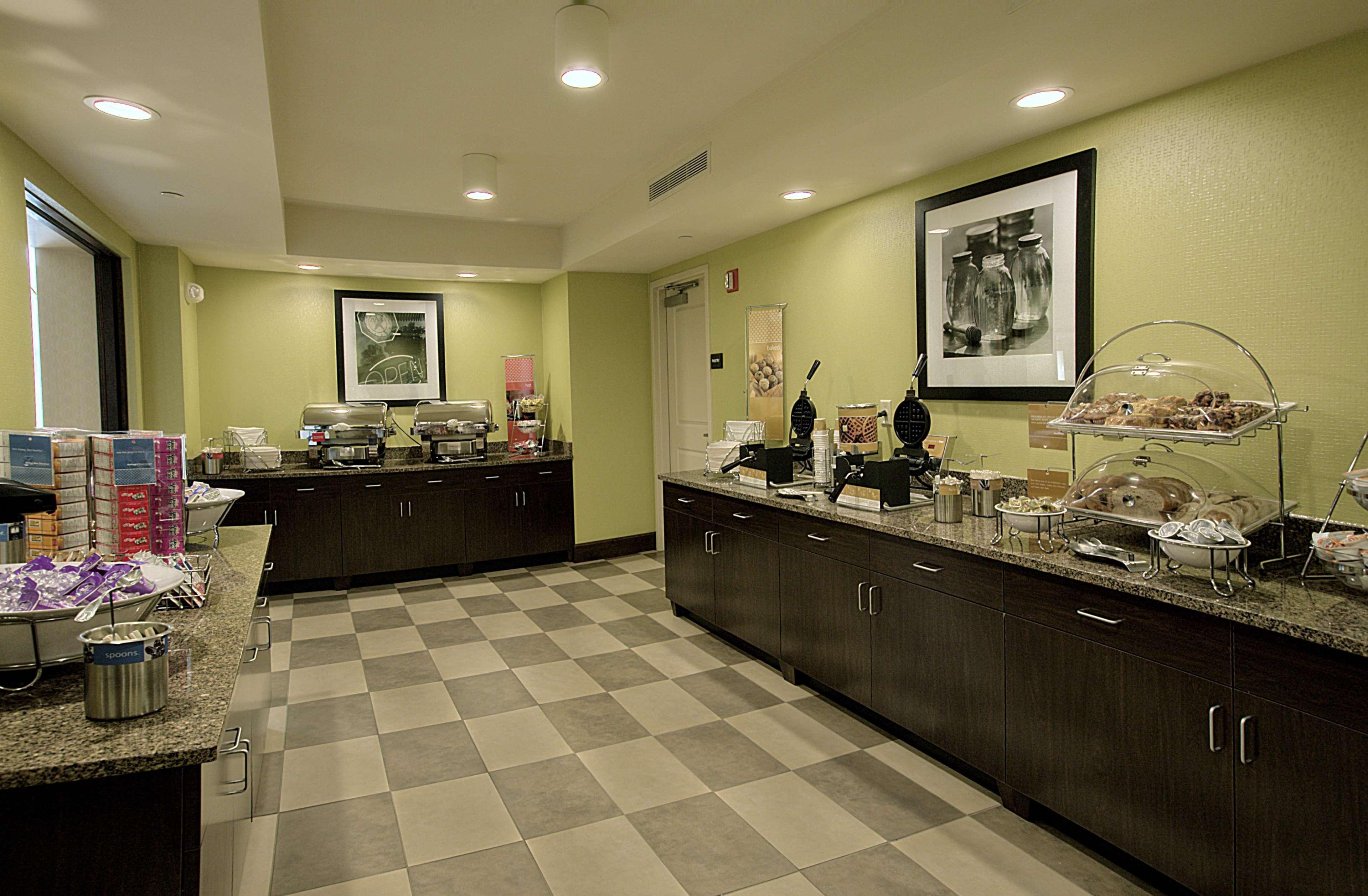 Hampton Inn Asheville-Tunnel Road Restoran gambar