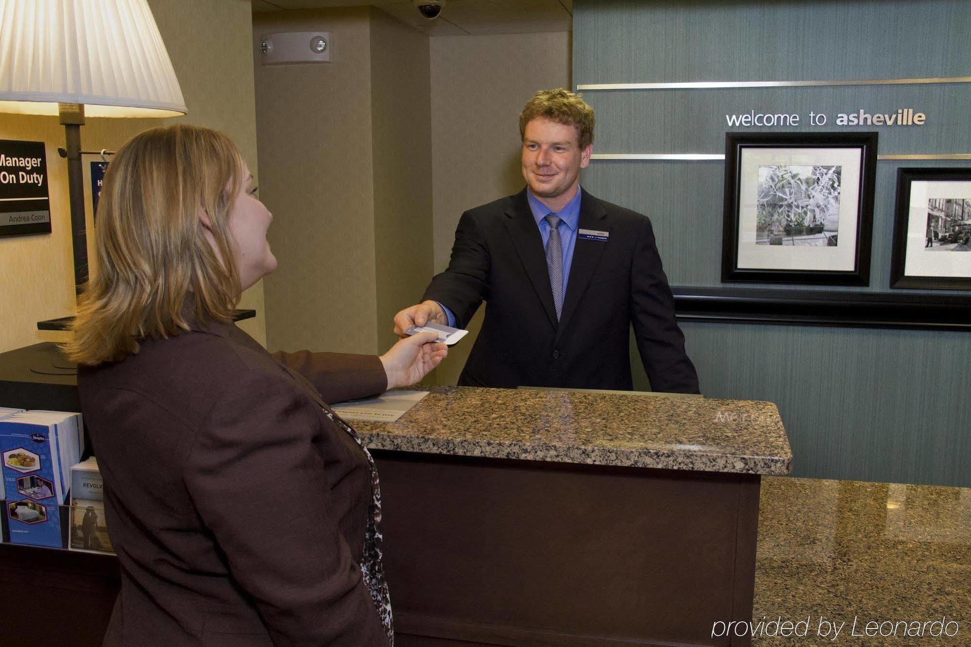 Hampton Inn Asheville-Tunnel Road Dalaman gambar